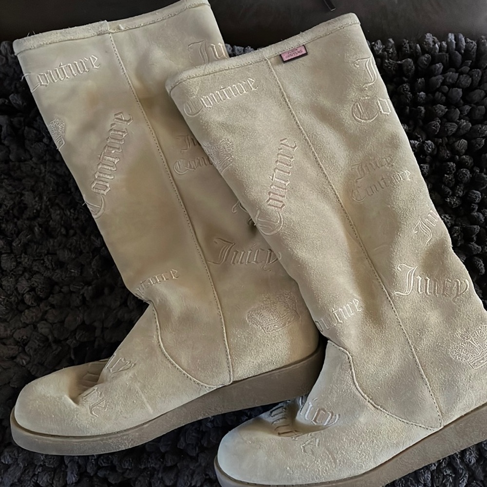 EUC Worn once. Juicy Couture Suede Sherpa Embroidered Monogram Boots 7-8